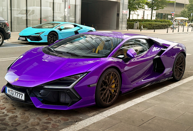 Lamborghini Revuelto