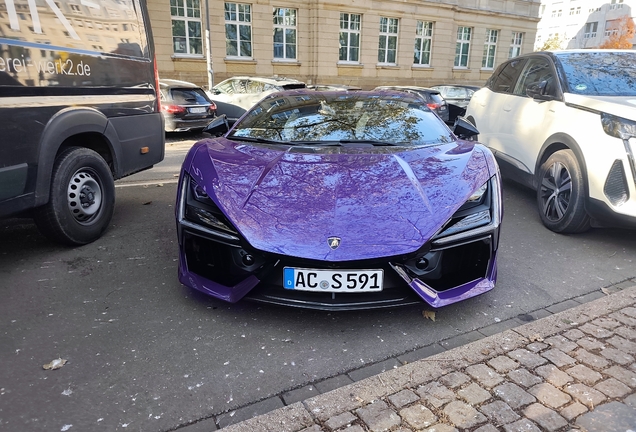 Lamborghini Revuelto