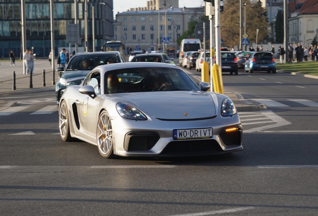 Porsche 718 Cayman GT4