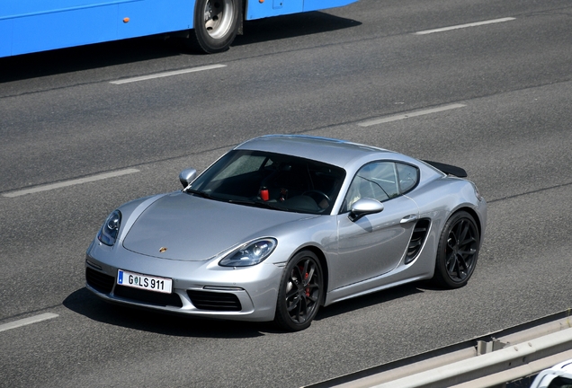 Porsche 718 Cayman S