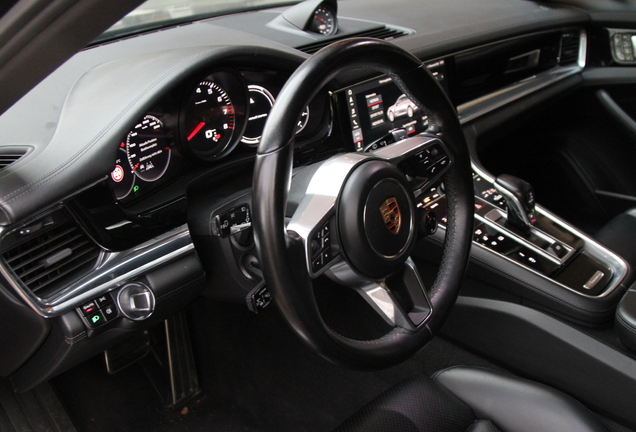 Porsche 971 Panamera 4S MkI