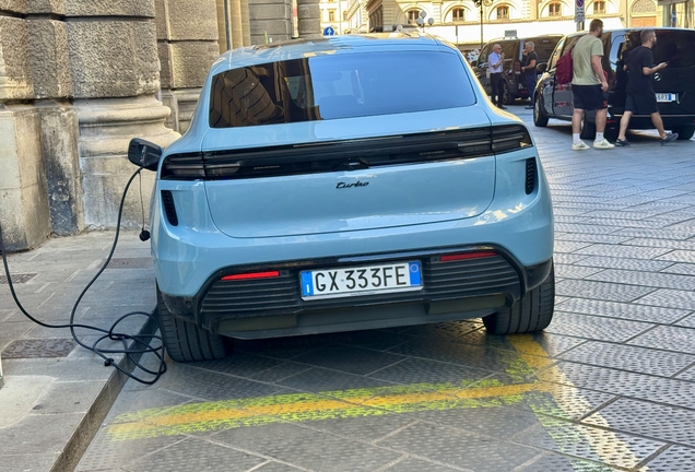 Porsche Macan EV Turbo