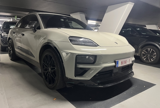 Porsche Macan EV Turbo