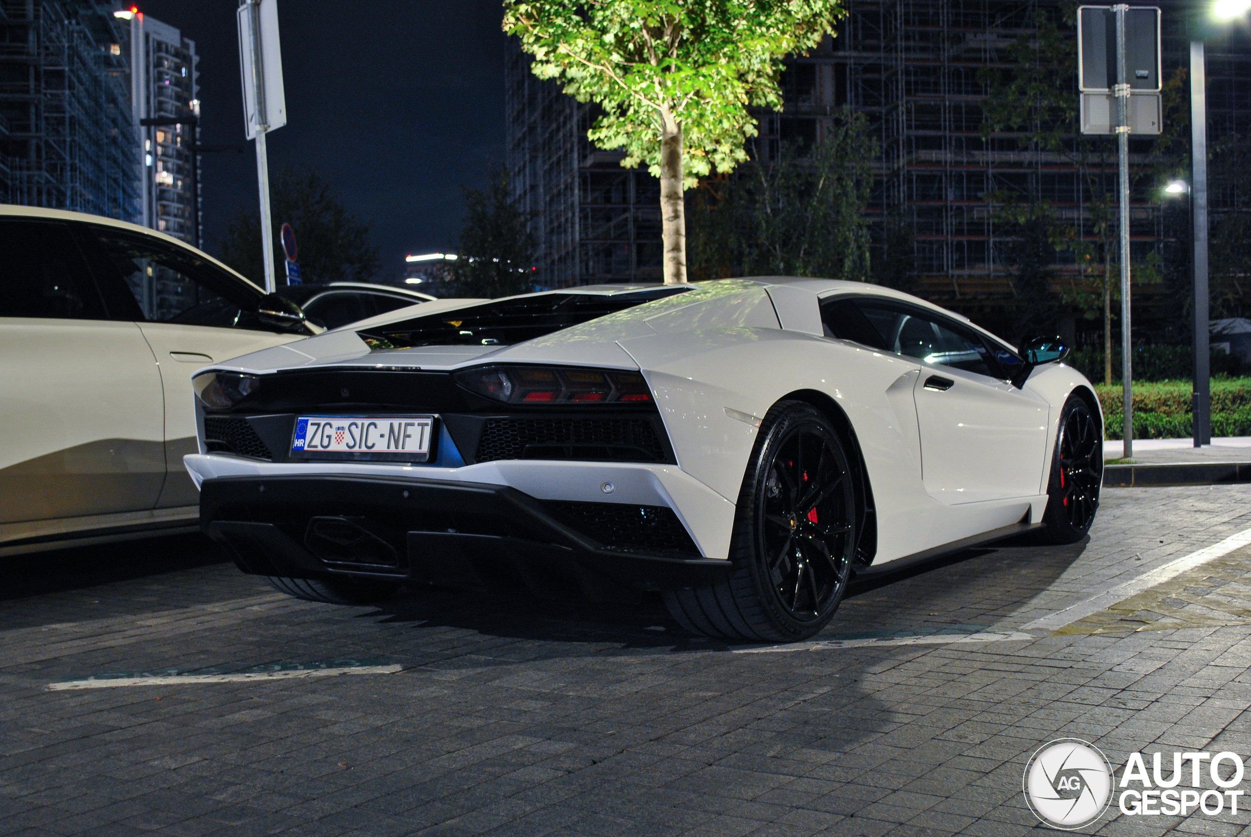 Lamborghini Aventador S LP740-4