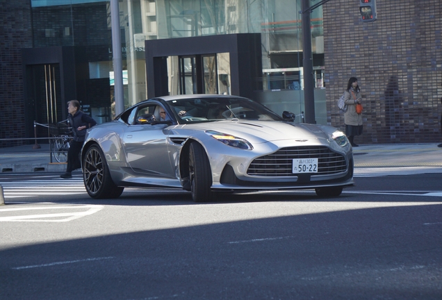 Aston Martin DB12