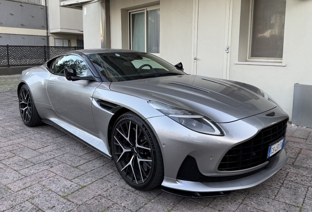 Aston Martin DB12