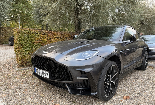 Aston Martin DBX S