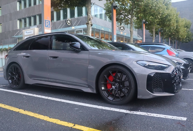Audi RS5 Avant B10