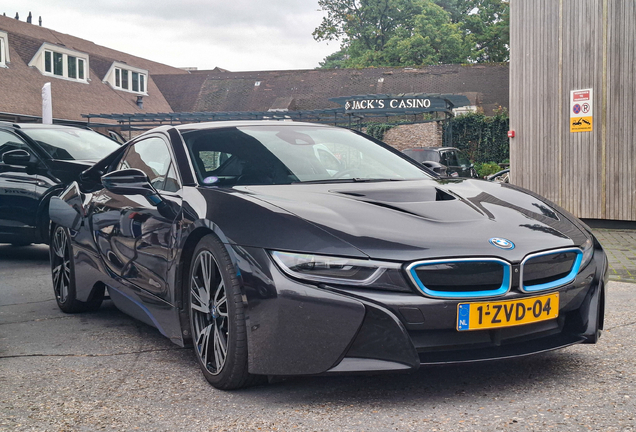BMW i8