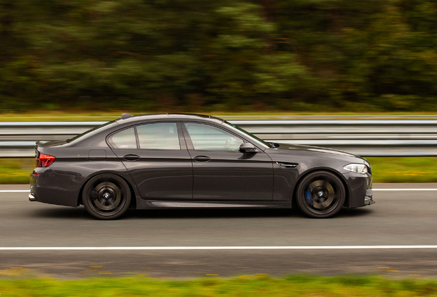 BMW M5 F10 2011