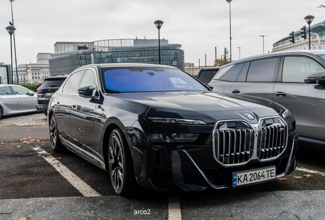 BMW M760e xDrive