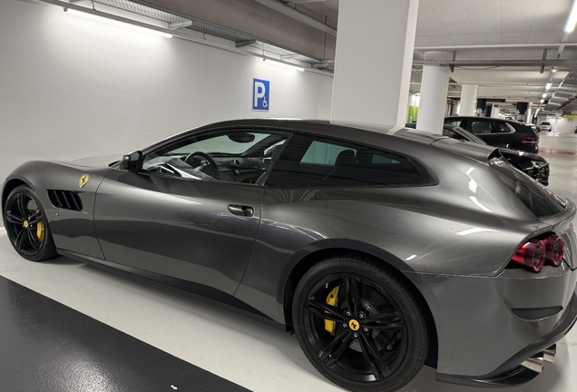 Ferrari GTC4Lusso T
