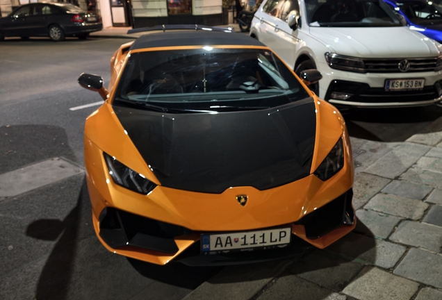 Lamborghini Huracán LP640-4 EVO Spyder