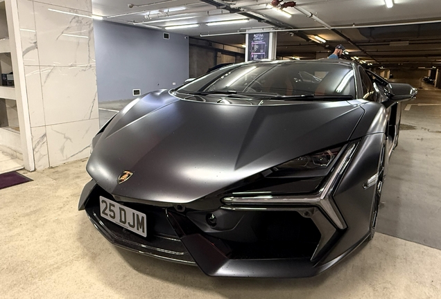 Lamborghini Revuelto