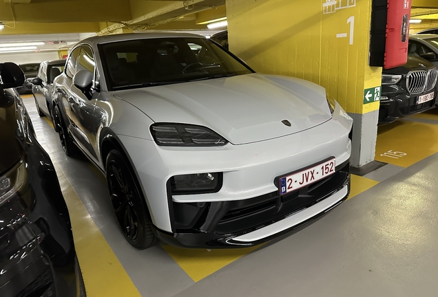 Porsche Macan EV Turbo